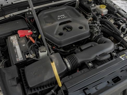 Used 2018 Jeep Wrangler Unlimited Sahara image 53