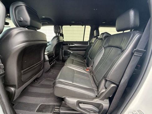 Used 2022 Jeep Wagoneer Series I w/ Convenience Group I AWD/4WD image 21