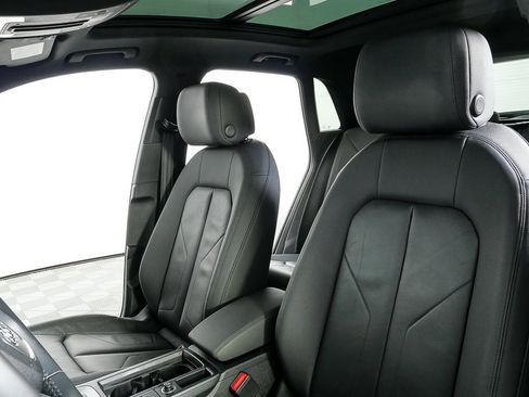 Used 2019 Audi Q3 2.0T Premium w/ Convenience Package image 5