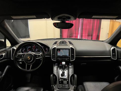 Used 2016 Porsche Cayenne AWD/4WD image 14