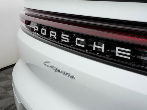 New 2026 Porsche Cayenne Coupe image 40