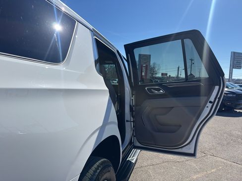 Used 2024 GMC Yukon SLE w/ Gmc Pro Safety Plus Package image 22