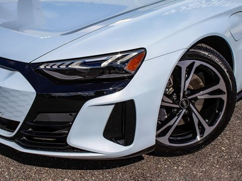 Used 2024 Audi e-tron GT Premium Plus image 47