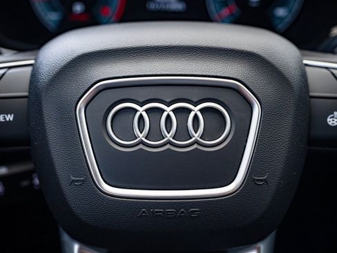 Certified 2025 Audi Q5 2.0T Premium w/ Convenience Plus Package image 26