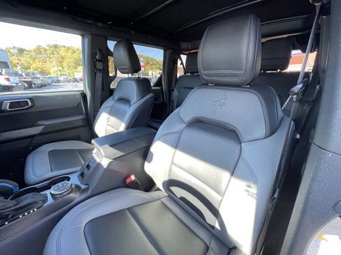 Used 2023 Ford Bronco Black Diamond image 17