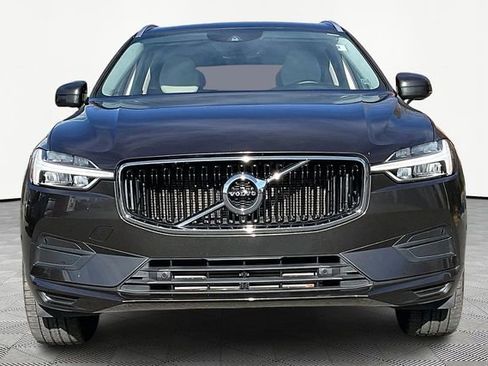 Used 2018 Volvo XC60 T5 Momentum w/ Convenience Package image 2