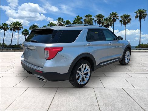 Certified 2022 Ford Explorer Platinum w/ Equipment Group 601A AWD/4WD image 7