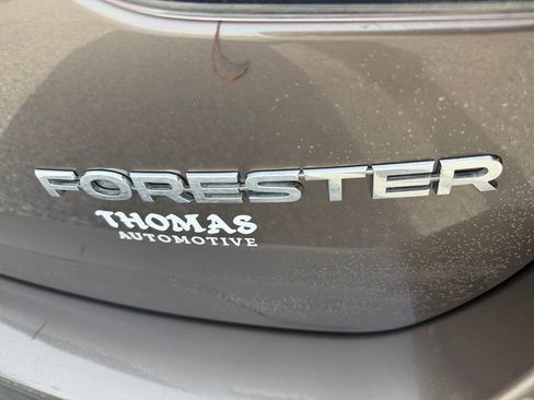 Used 2022 Subaru Forester Premium image 11