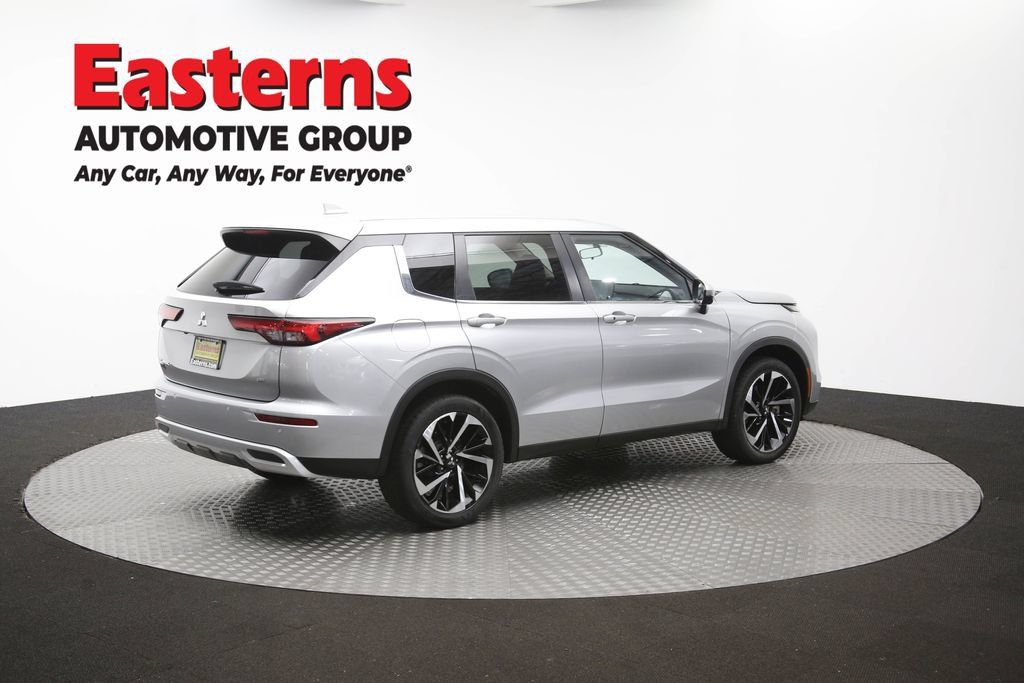 Used 2024 Mitsubishi Outlander SE FWD image 42