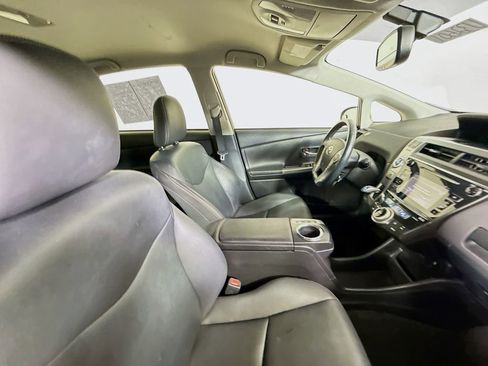 Used 2016 Toyota Prius V Four image 25