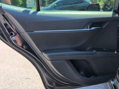 Used 2019 Toyota Camry SE FWD image 23