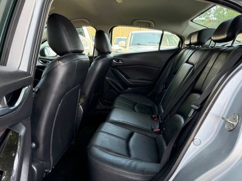 Used 2018 MAZDA MAZDA3 Touring FWD image 14