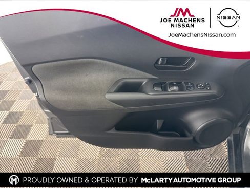 Used 2019 Nissan Kicks S image 18