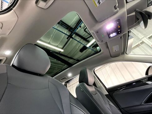 New 2026 Volkswagen Tiguan SE image 28