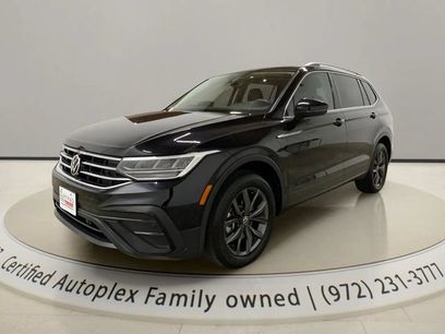 Used 2023 Volkswagen Tiguan SE w/ Panoramic Sunroof Package