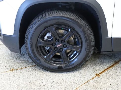 Used 2022 GMC Acadia AT4 w/ Technology Package AWD/4WD image 14