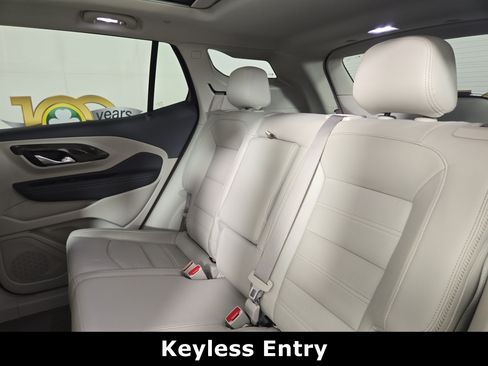 Used 2024 GMC Terrain Denali w/ Denali Premium Package AWD/4WD image 11