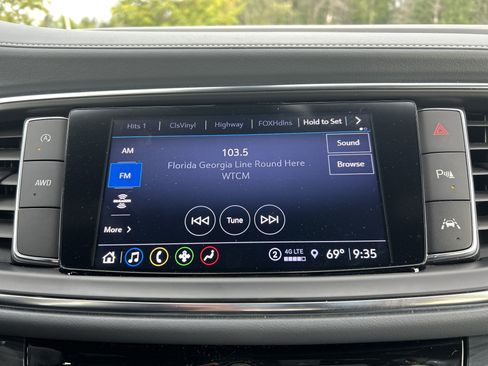 Used 2022 Buick Enclave Essence w/ LPO, Touring Package AWD/4WD image 16