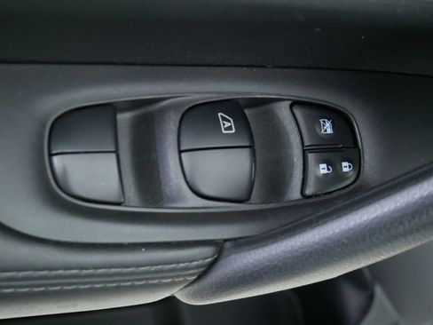 Used 2020 Nissan Rogue Sport SL image 21