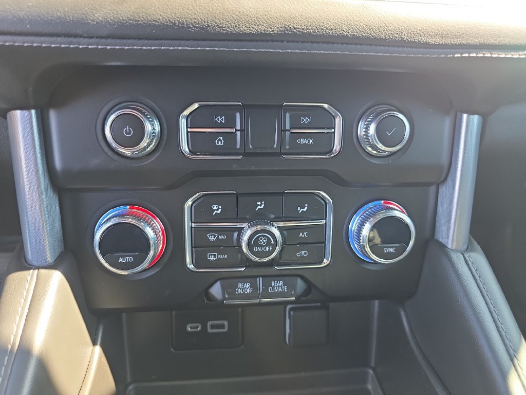 Used 2023 GMC Yukon XL SLE w/ Gmc Pro Safety Plus Package AWD/4WD image 19