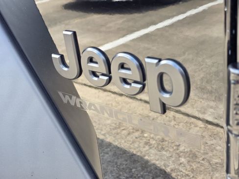 Used 2023 Jeep Wrangler Unlimited Sport AWD/4WD image 11