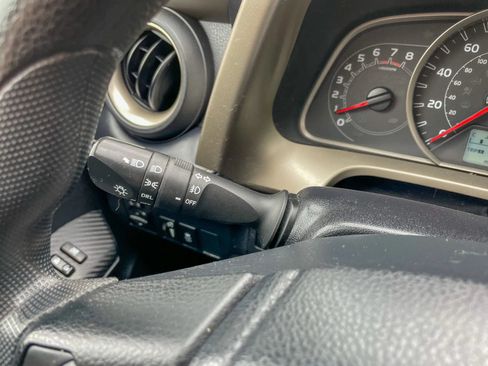 Used 2013 Toyota RAV4 XLE AWD/4WD image 17