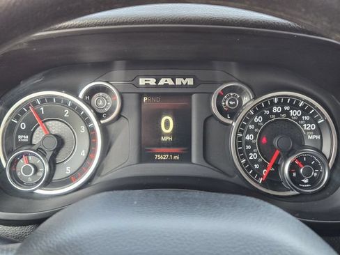 Used 2024 RAM 5500 Tradesman w/ Chrome Appearance Group AWD/4WD image 19