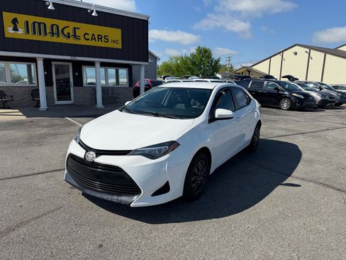 Used 2018 Toyota Corolla L FWD image 2
