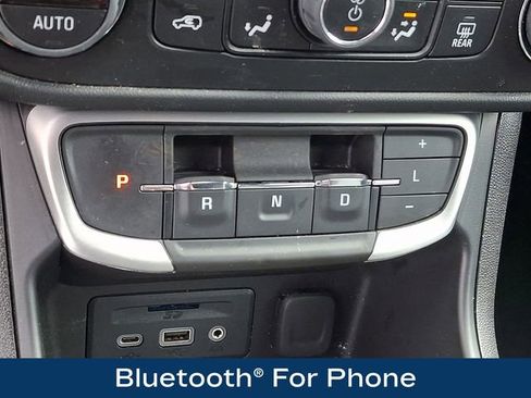 Used 2023 GMC Terrain SLT image 12