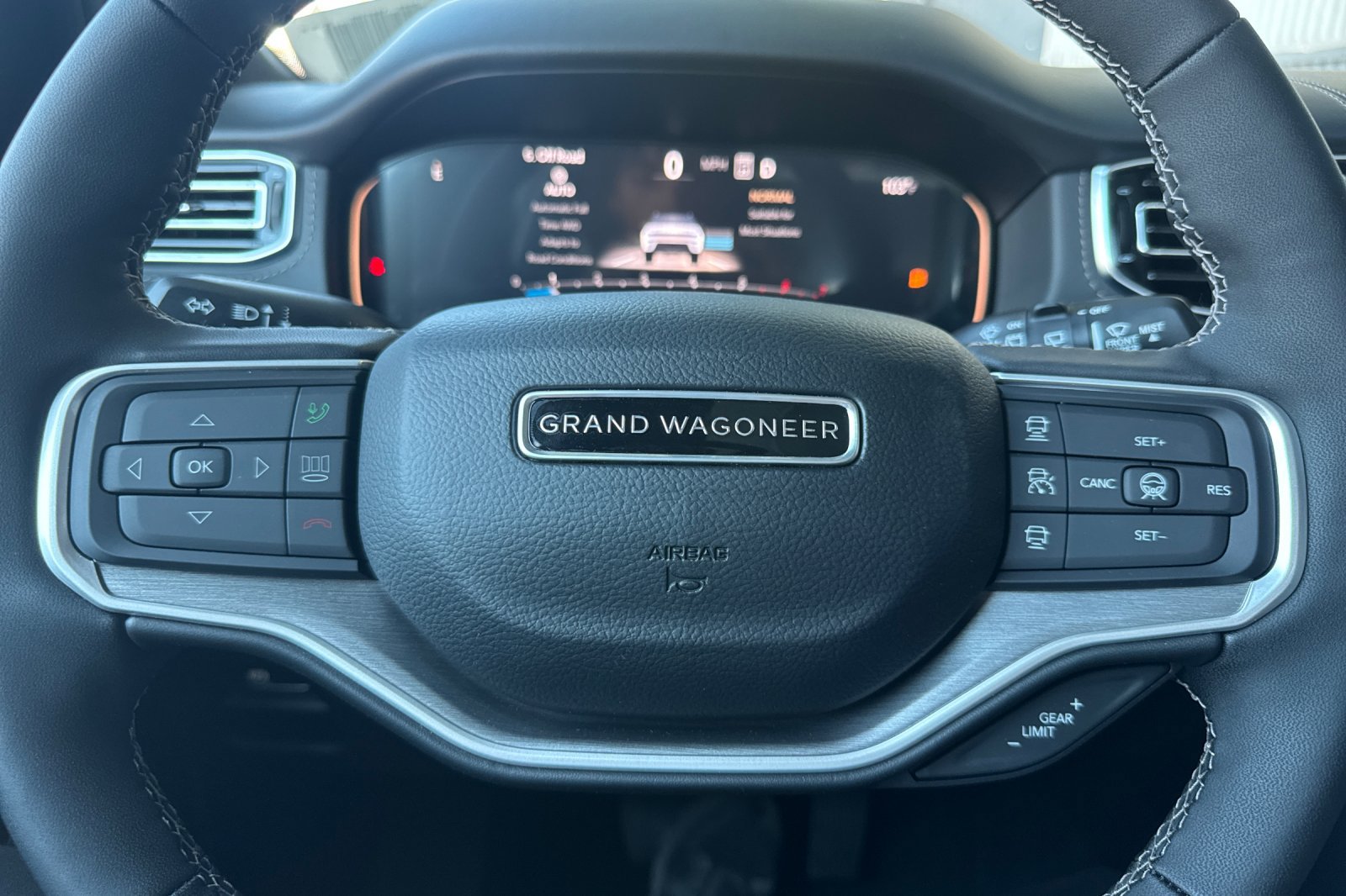 New 2026 Jeep Grand Wagoneer L Limited AWD/4WD image 22