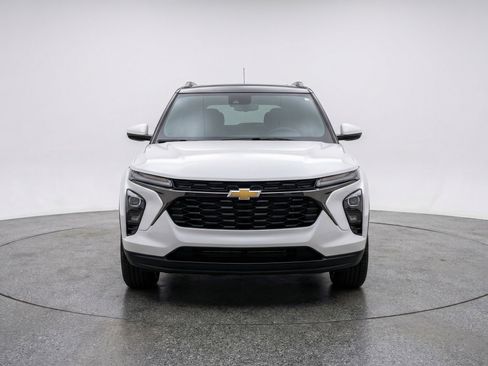 Used 2025 Chevrolet TrailBlazer LT image 2