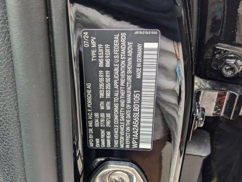 Used 2025 Porsche Macan image 30