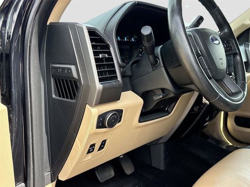 Used 2018 Ford F150 XLT w/ Equipment Group 302A Luxury RWD image 10