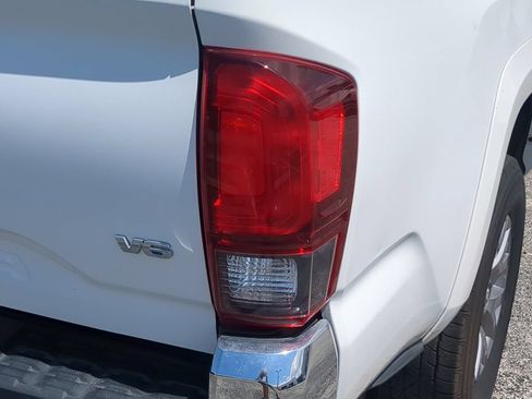 Used 2019 Toyota Tacoma SR5 RWD image 8