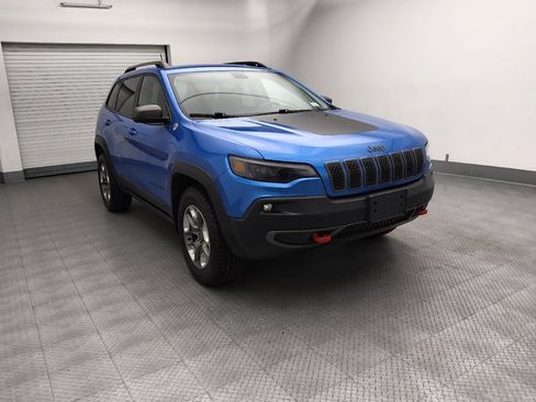 Used 2019 Jeep Cherokee Trailhawk w/ Cold Weather Group AWD/4WD image 13