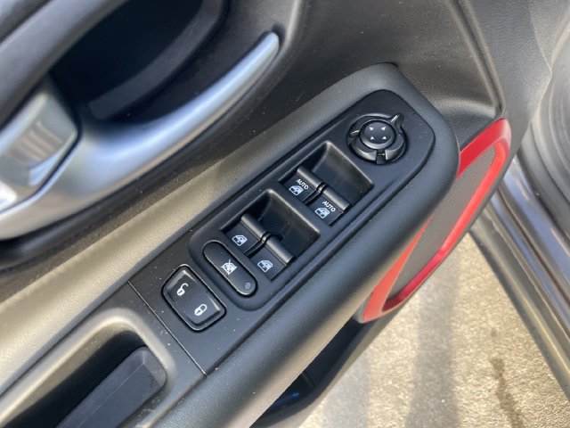 Used 2020 Jeep Renegade Trailhawk AWD/4WD image 21