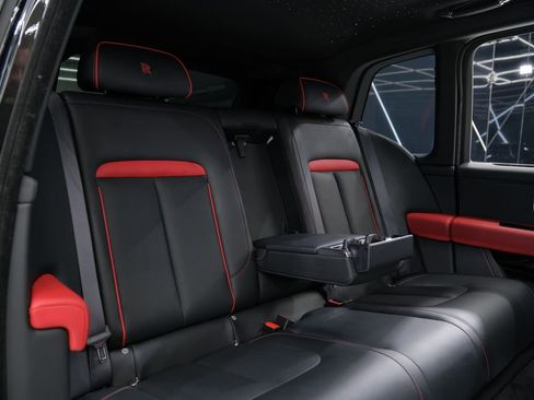 Used 2025 Rolls-Royce Cullinan image 31