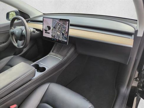 Used 2021 Tesla Model Y Long Range image 24
