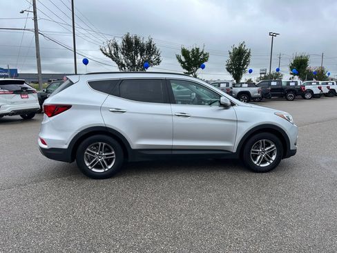 Used 2017 Hyundai Santa Fe Sport FWD image 8