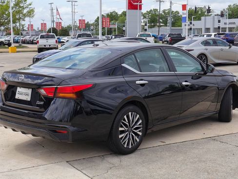 Used 2025 Nissan Altima 2.5 SV image 19