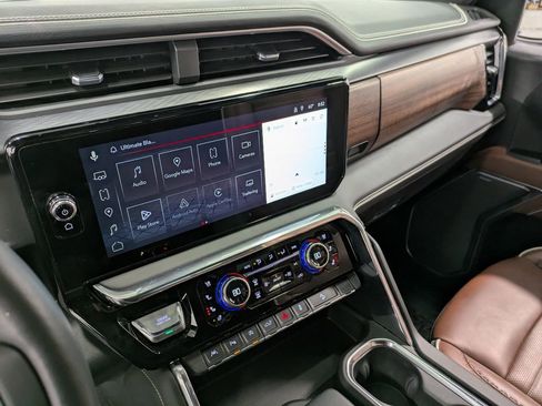 Used 2025 GMC Sierra 1500 Denali Ultimate image 11