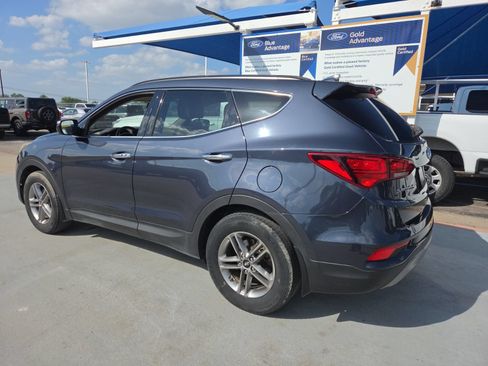 Used 2017 Hyundai Santa Fe Sport FWD image 2