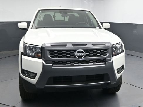 New 2025 Nissan Frontier SV w/ SV Convenience Package RWD image 1