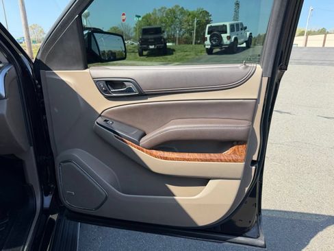 Used 2019 Chevrolet Suburban Premier AWD/4WD image 31