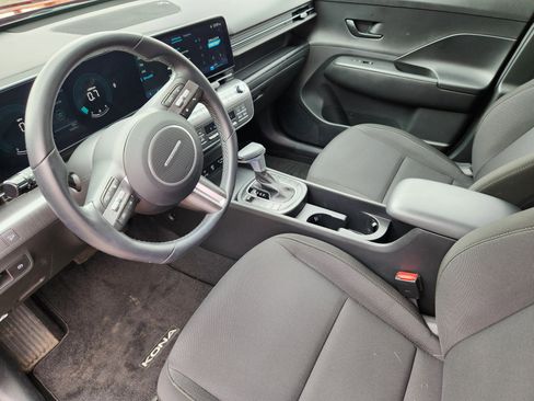 Certified 2025 Hyundai Kona SEL image 10