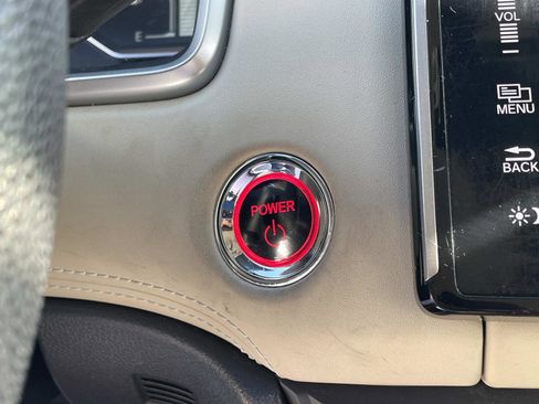 Used 2018 Honda Clarity Plug-In Hybrid image 12