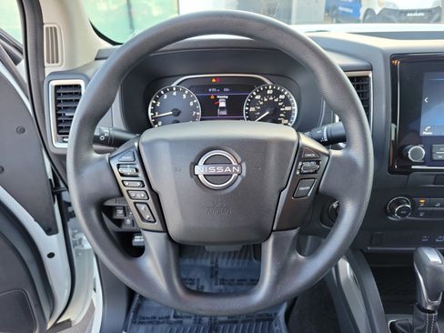 Used 2023 Nissan Frontier SV w/ Tow Package image 17