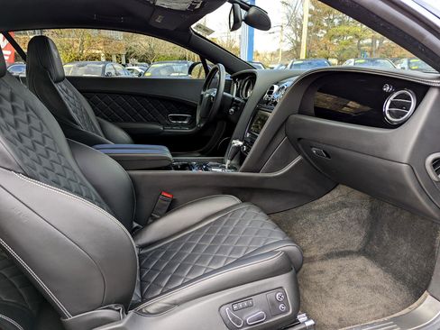 Used 2016 Bentley Continental GT image 32