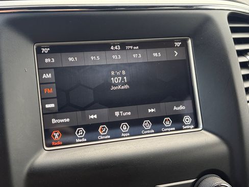 Used 2019 Jeep Grand Cherokee Laredo AWD/4WD image 23