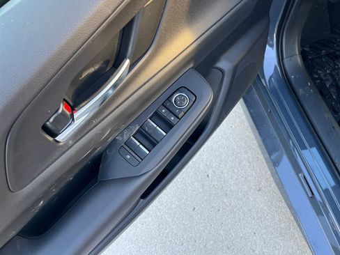 New 2026 Toyota Prius Plug-In Hybrid FWD image 12